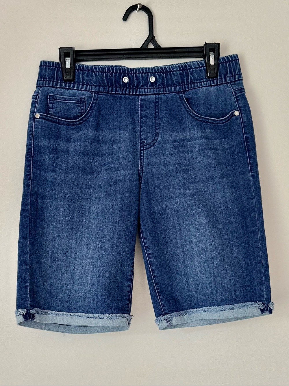Guess Denim Mid-Thigh Blue Wash Denim Shorts SZ.M